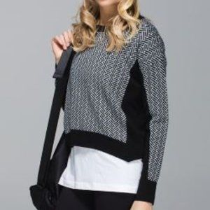 lululemon Black & White Yogi Crew Sweater | 8 -10